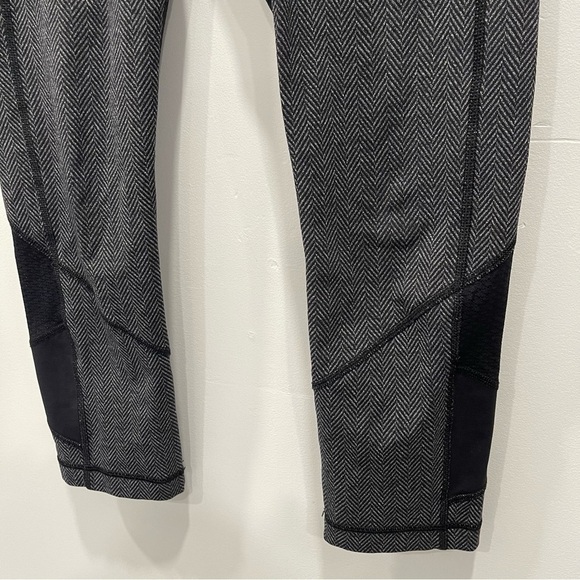 Lululemon Pace Rival Crop Leggings Grey Chevron Women’s 6 - Picture 4 of 7